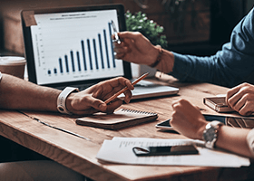 �������� �𿩼� ȸ�Ǹ� �ϴ���